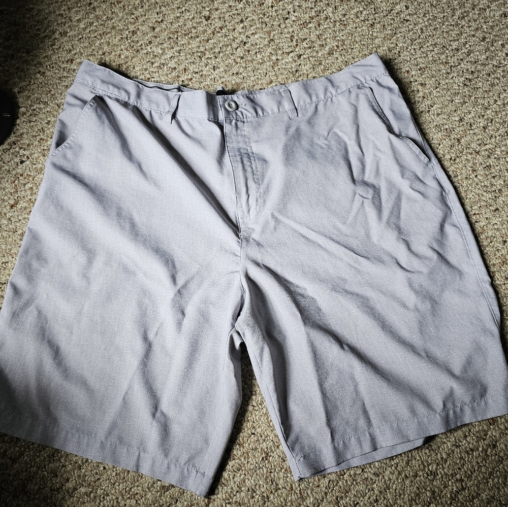Apt. 9 Men's Light Gray Flat Front Shorts